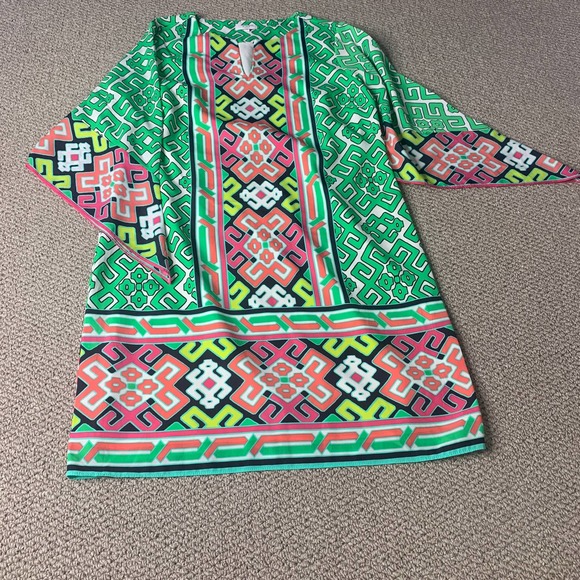 Crown & Ivy‎ Womens Dress Size 4P Green Pink Geometric Kimono Sleeves Shift Work - Picture 1 of 11